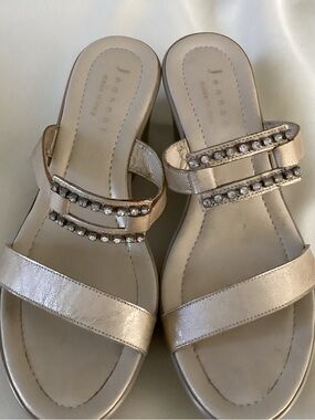 Jeannot Women's Gold Slide Sandals. Size 37